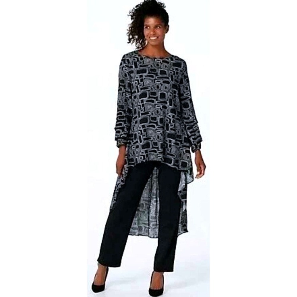 Truth + Style Wearable Art Hi-Low Tunic Top Womens MP Black White Ruffle Sleeve